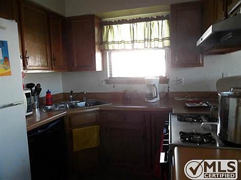 4th image of 729 Hempstead Dr
