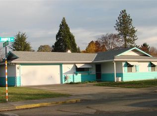 1107 SW Juniper Dr, Grants Pass, OR 97526