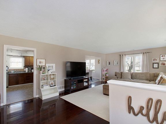 4th image of 3461 W Valley View Dr