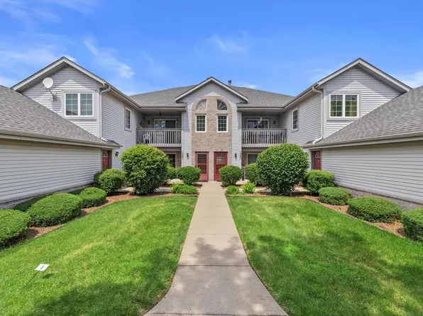 1097 Quinlan DRIVE #D, Pewaukee, WI 53072