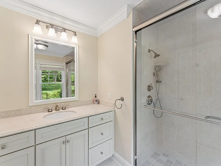 40 Overlook Dr — Photo 18