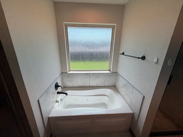 215 Tuscany Cir — Photo 17