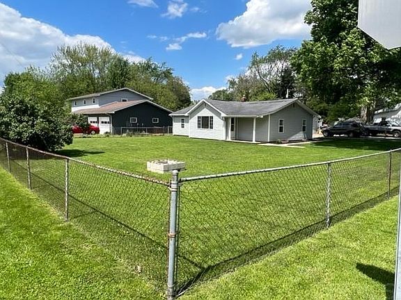 4th image of 1111 Muncie Pike