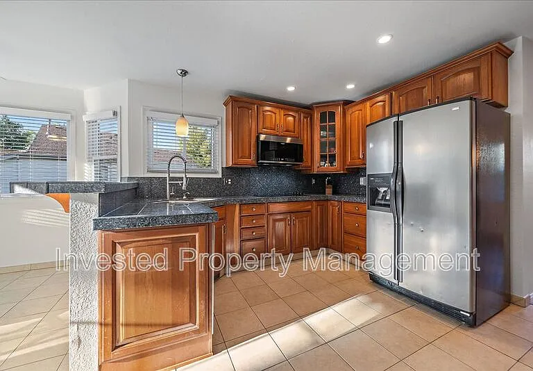 7291 Palisade Dr — Photo 11