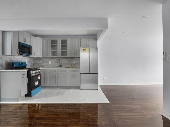 3604 Willett Avenue image 12 of 31