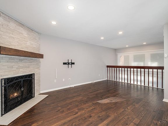 4th image of 2133 Deerfield Pl #2