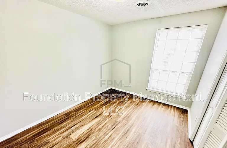 3366 Lone Rock Dr — Photo 7