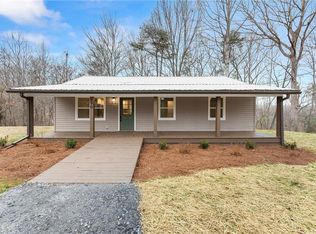 290 Silver Fox Dr, Dawsonville, GA 30534
