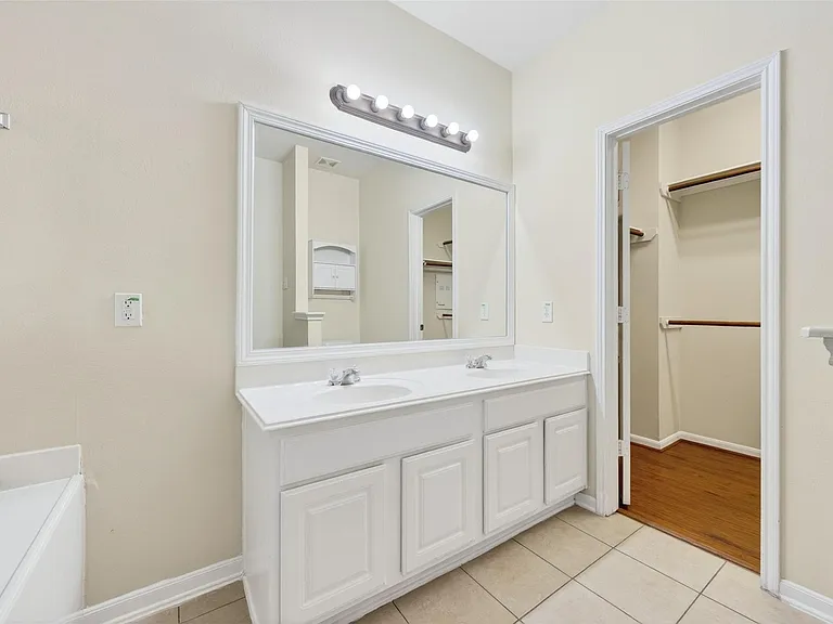 11630 Forest Wind Ln — Photo 29