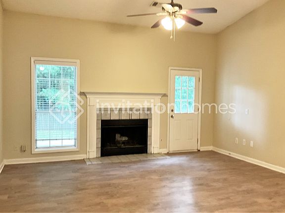 2nd image of 2044 Flint Hill Dr