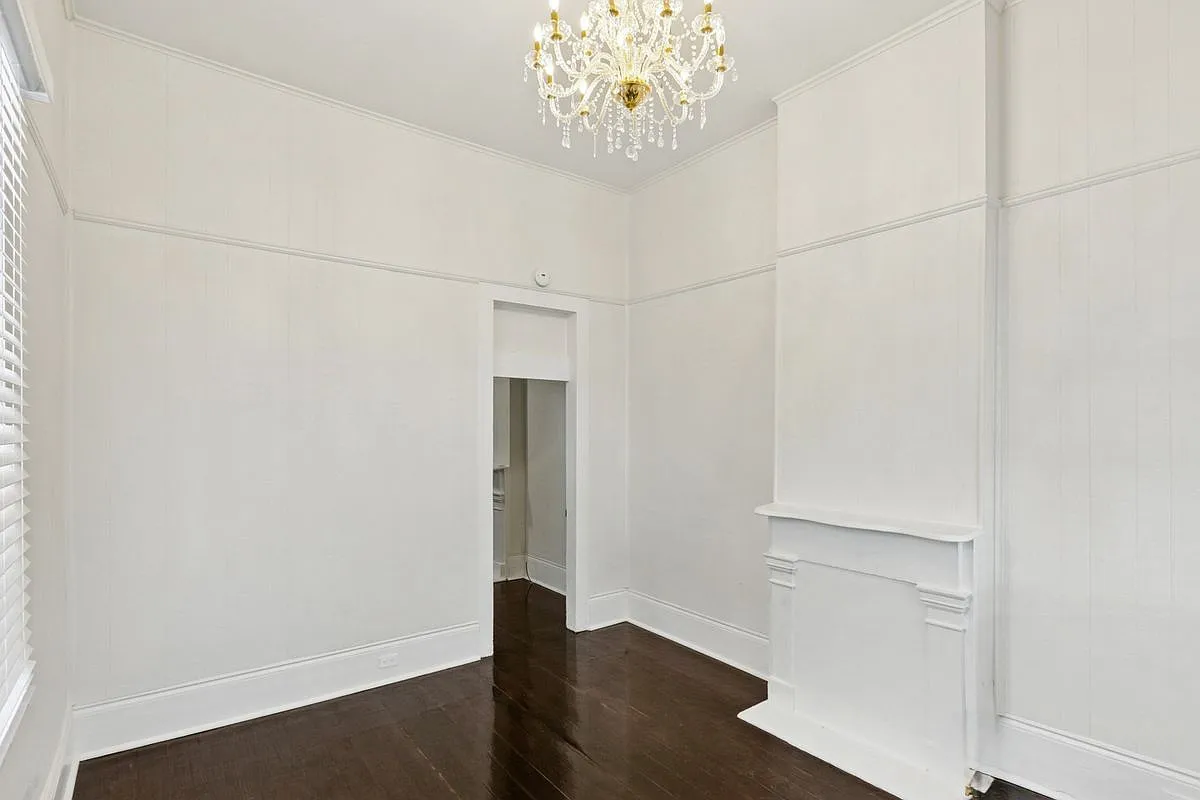 2 bed, 1.0 bath, 1010 sqft, $1,400 — Photo 1