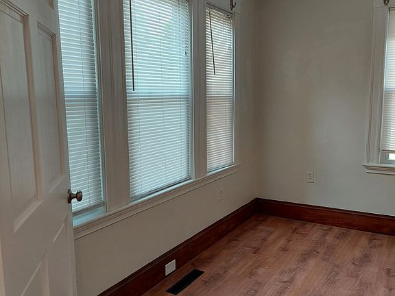 4th image of 12 Bradford St