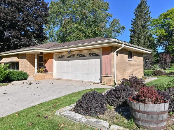 5233 Roberts DRIVE, Milwaukee, WI 53219