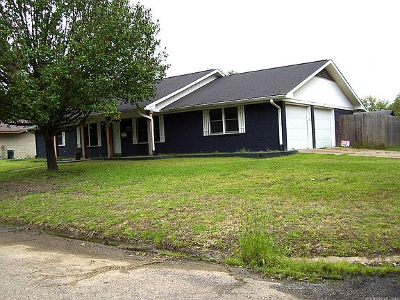 2nd image of 1511 Leona Dr