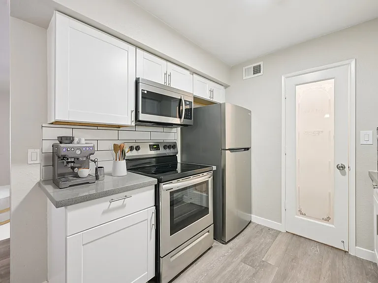 Jade Ridge Apartments — Photo 69