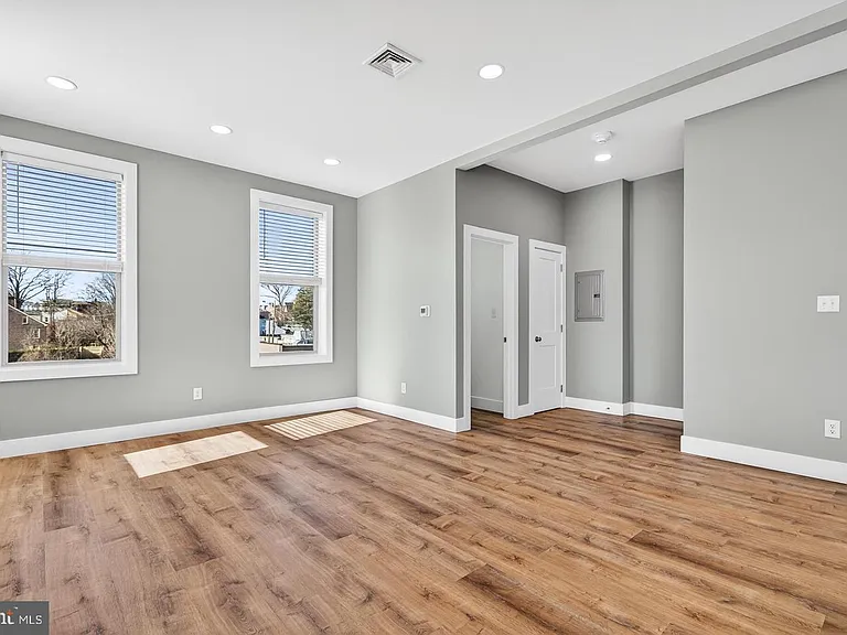 329 S High St — Photo 11