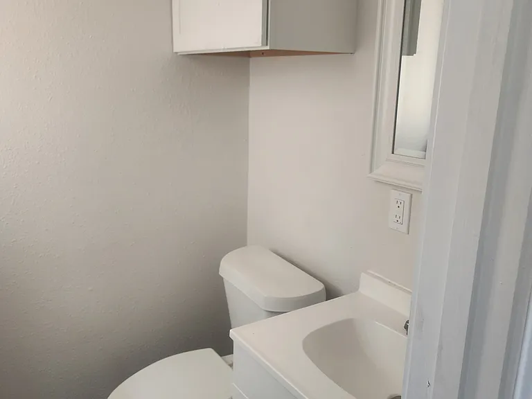 1009 Salem Dr — Photo 9