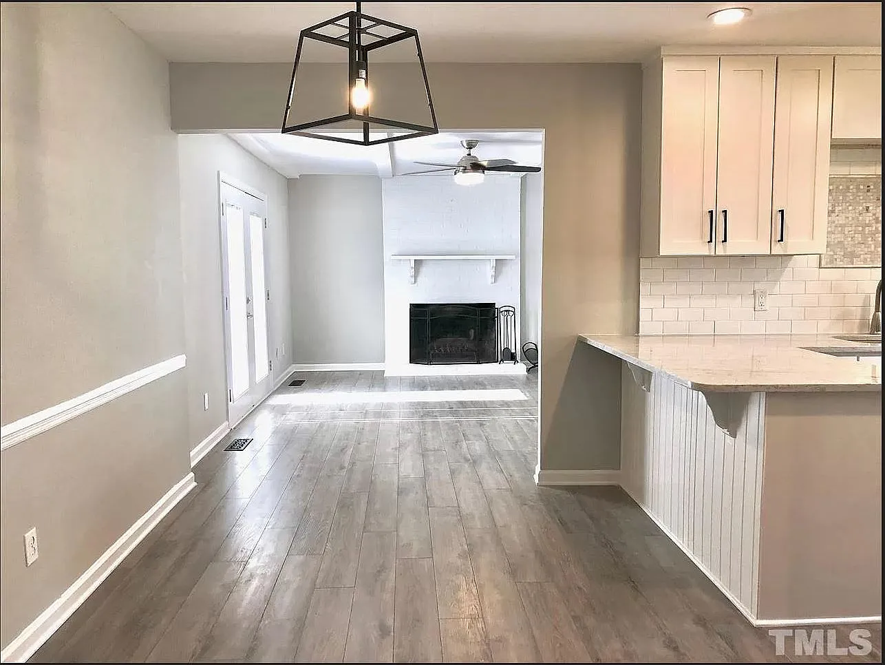 3 bed, 1.5 bath, 1450 sqft, $2,700 — Photo 3