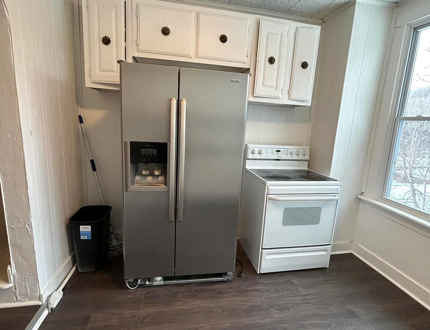 3 bed, 700 sqft, $950 — Photo 2