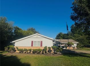 9 Country Club Dr, Danville, IL 61832