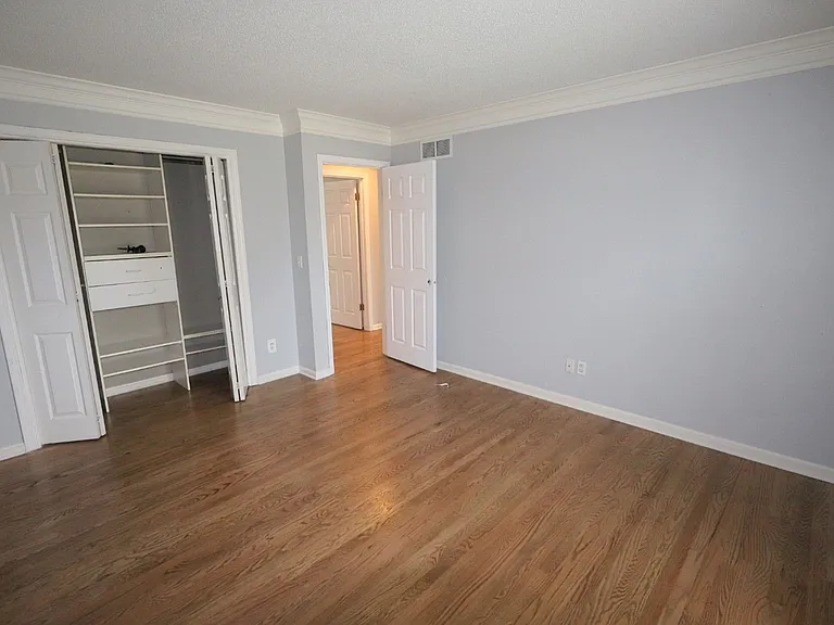 8231 Lake Terrace Dr — Photo 20