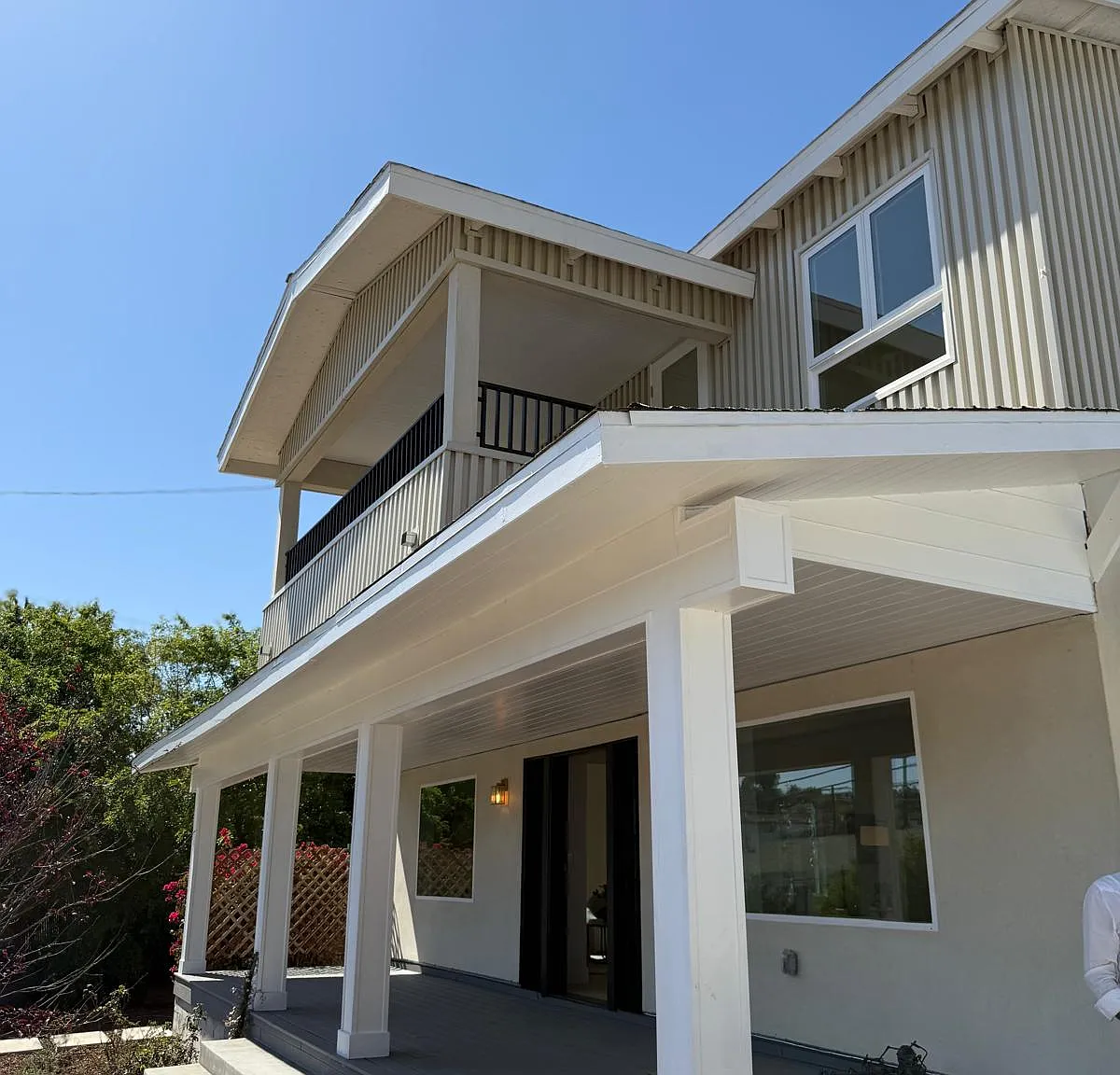 4 bed, 2576 sqft, $8,950 — Photo 4