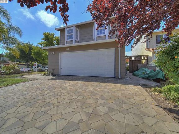 3rd image of 3550 Cattail Ct