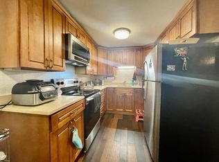 16 Nelson Dr APT 3A, Randolph, MA 02368