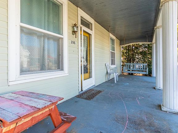 3rd image of 205 E Sycamore St Lot 39