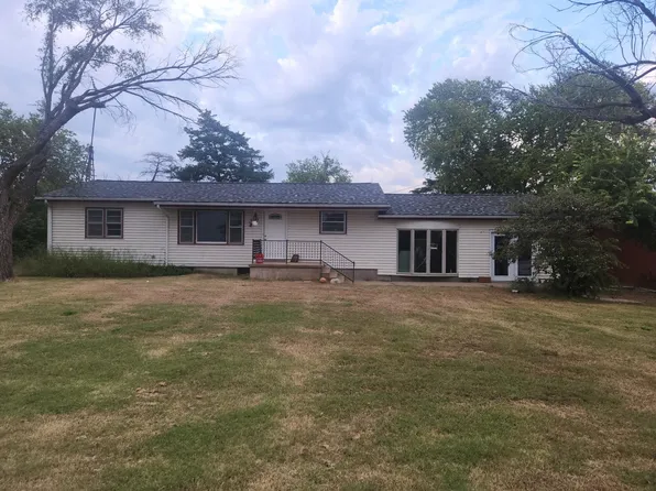 398 W 20th St S, Mayfield, KS 67103