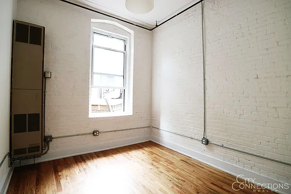 Rented by City Connections Realty | media 5