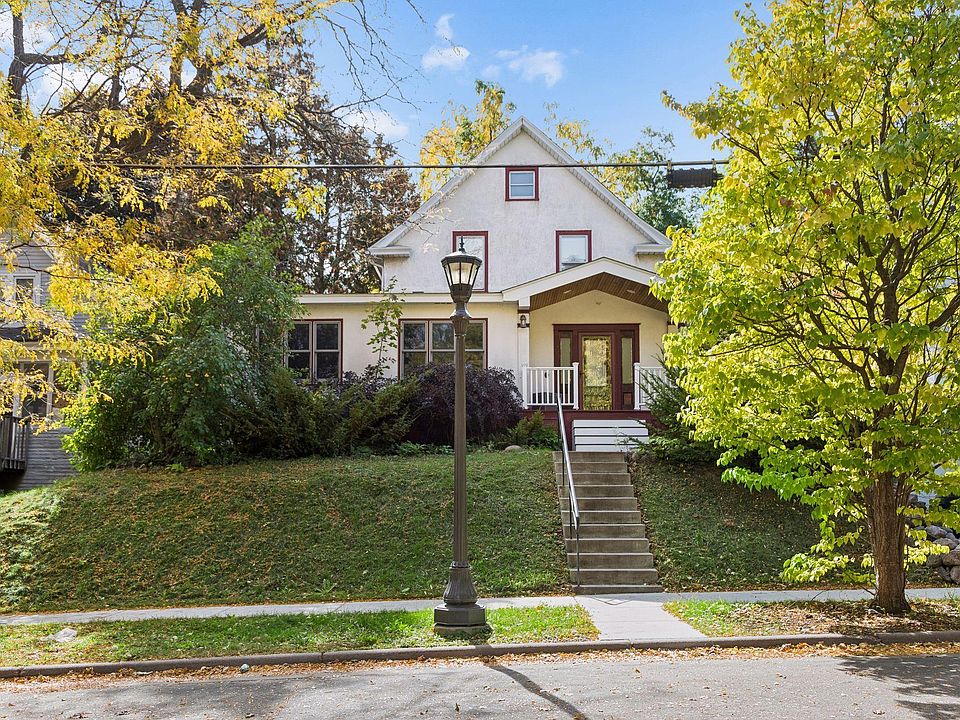 1st image of 314 Baker St W