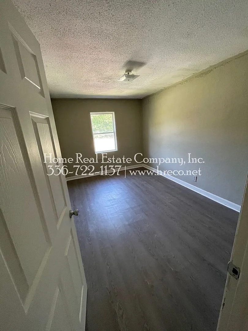 Cambridge Apartments | 615 W. 23rd Street Apt D — Photo 3