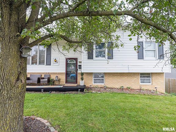 2nd image of 2228 W Kensington Dr