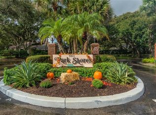 131 E Park Shores Cir APT 12E, Vero Beach, FL 32963