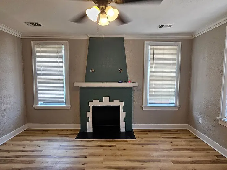 2405 Battery St #B — Photo 2