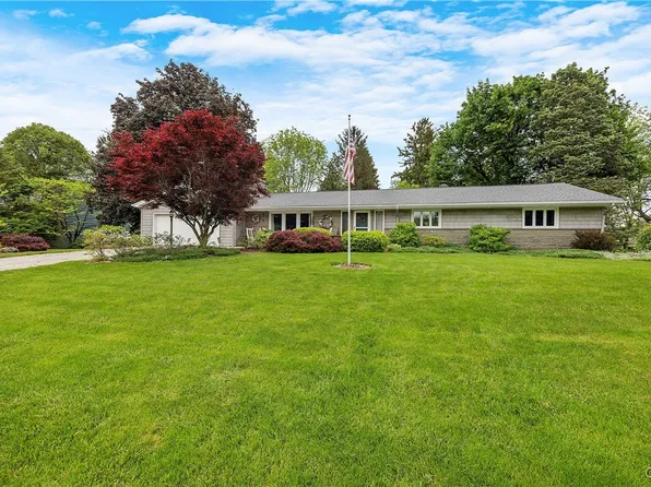 8 Thistlewood Ln, Fayetteville, NY 13066
