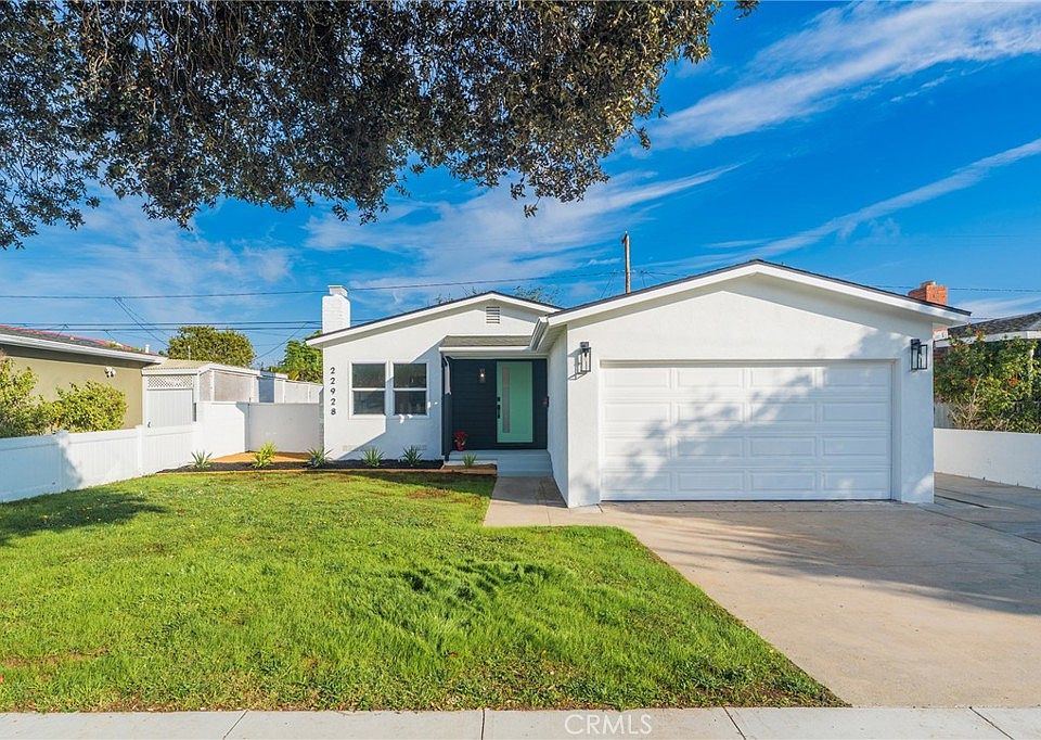 1st image of 22928 Evalyn Ave
