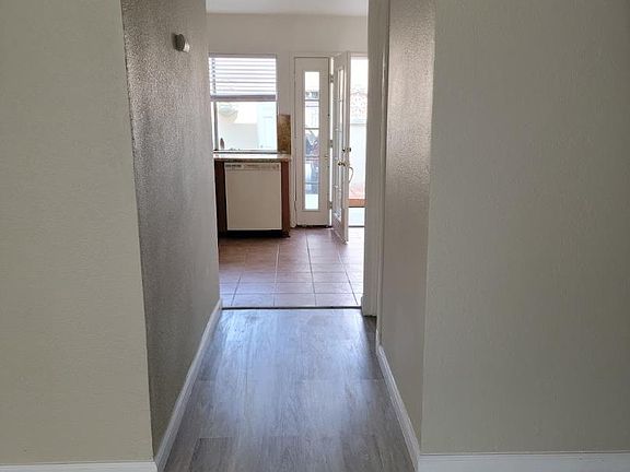 5th image of 564 Palmetto Dr