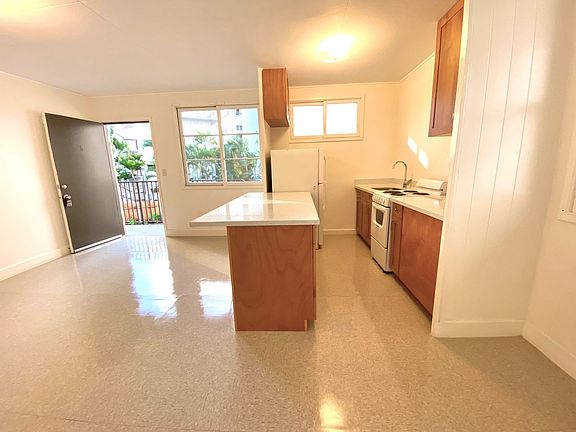 4th image of 1849 Kaioo Dr APT 5