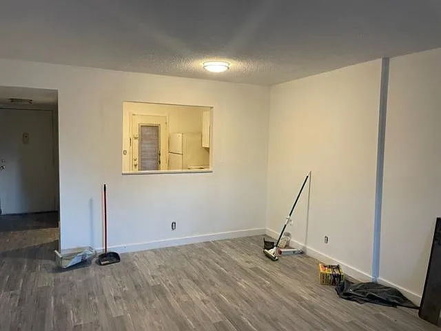 1 bed, 940 sqft, $1,650 — Photo 4
