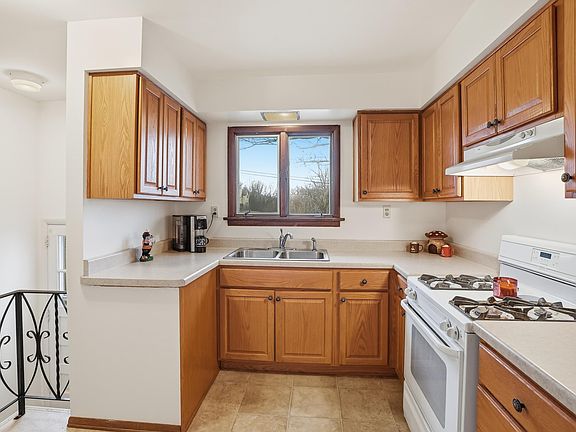 4th image of 508 W 117th Pl