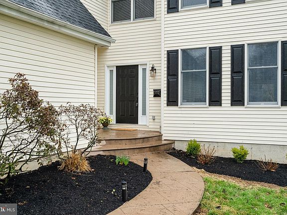 2nd image of 1723 Powder Mill Ln