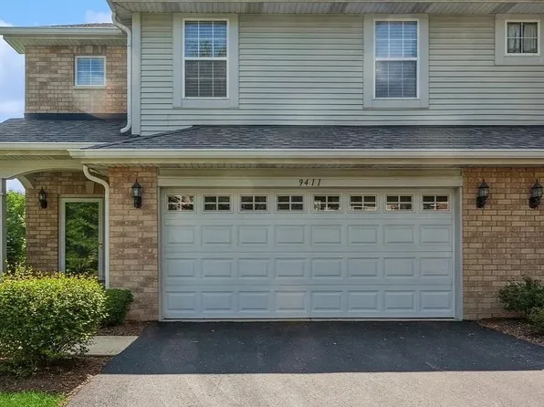 9411 Fountain Point Cir, Darien, IL 60561