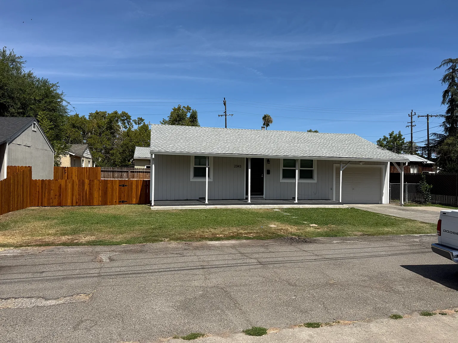 2 bed, 850 sqft, $2,100 — Photo 2