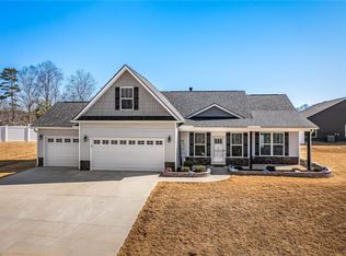 124 Inlet Pointe Dr, Anderson, SC 29625