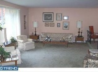 805 Gregory Rd, Rydal, PA 19046