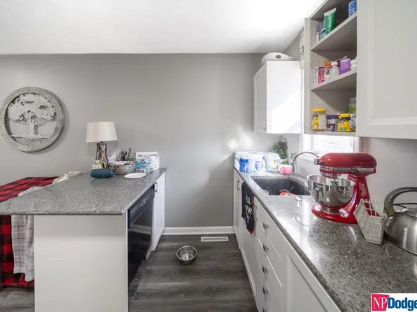 102 S 2nd St, Cedar Bluffs, NE 68015
