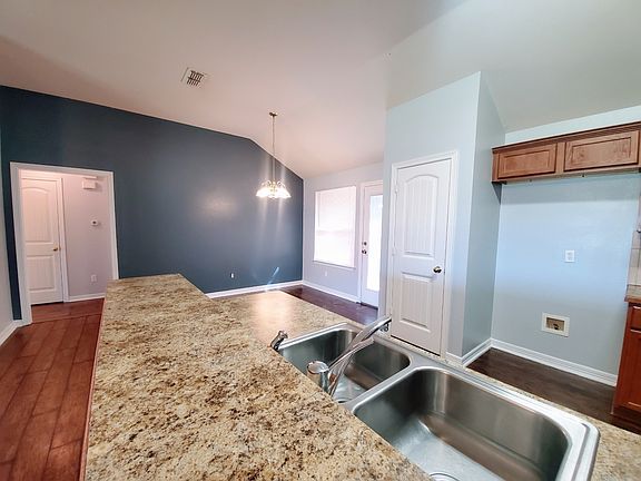 5th image of 5866 Palo Pinto Dr