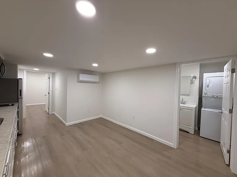 Edmatteric Dr — Photo 2